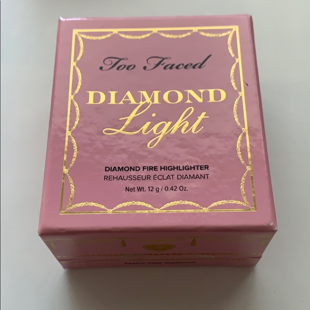 Too Faced Diamond Light Highlighter